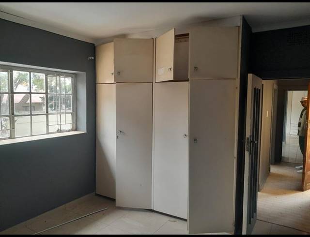 2 BEDROOM APARTMENT FOR SALE IN YEOVILLE
